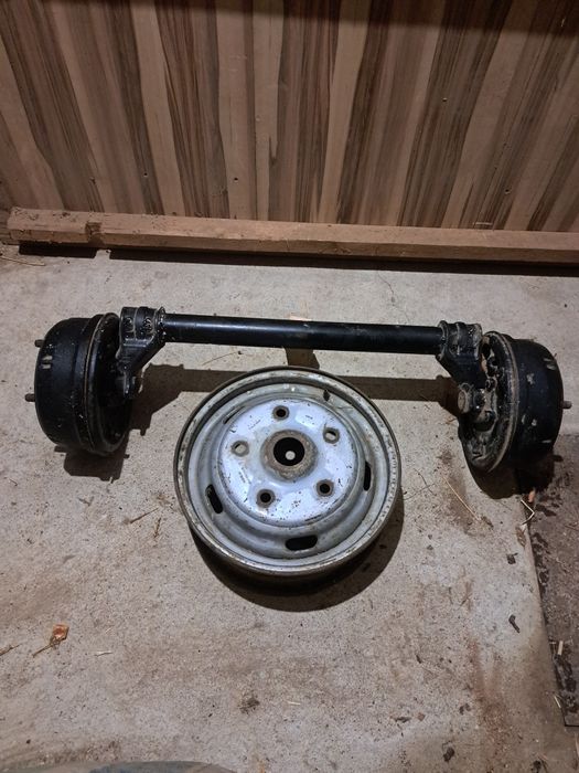 Vând axă pentru remorcă