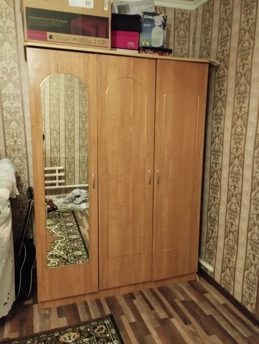 Продам шифанер в хорошем состояний.
