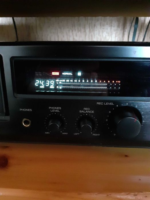 Перфектен дек AKAI DX-49- Японски топ модел-Като Нов. ПРОМОЦИЯ.