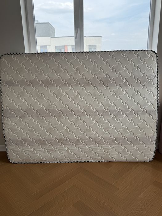 Матрас для кровати.