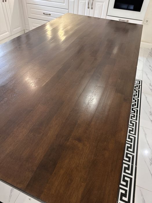 Продаётся деревянный стол!!