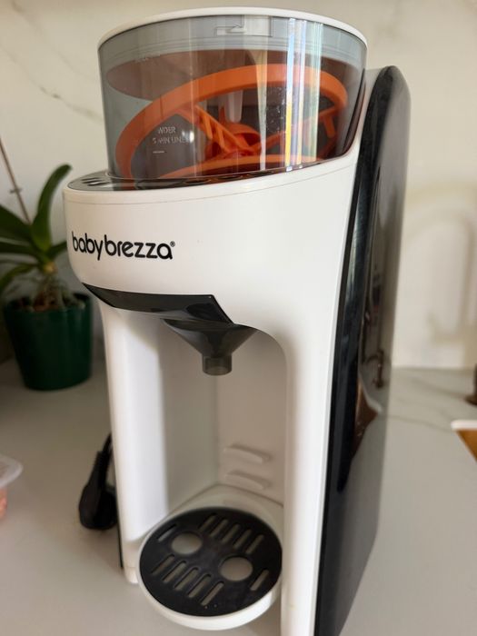 Vând Baby Brezza Formula Pro Advanced, aparat automat pentru prepararea laptelui praf