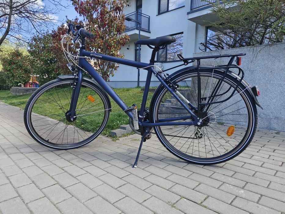 Vand Bicicleta b-twin city că noua 10 din 10 folosita de 3-5 ori.