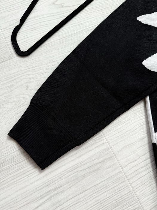 Класически плетен пуловер Stussу с разпознаваемо лого