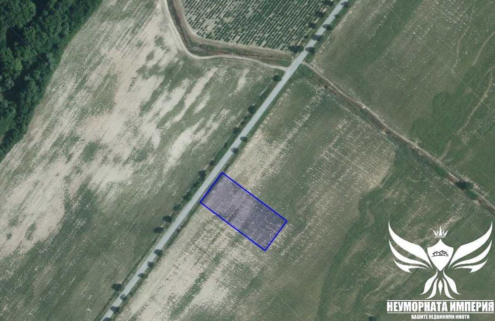 Продавам земя 4000кв. след с.Тополово на първа линия към с.Леново