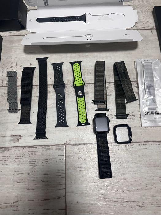 Продам Apple Watch Nike Se 40mm