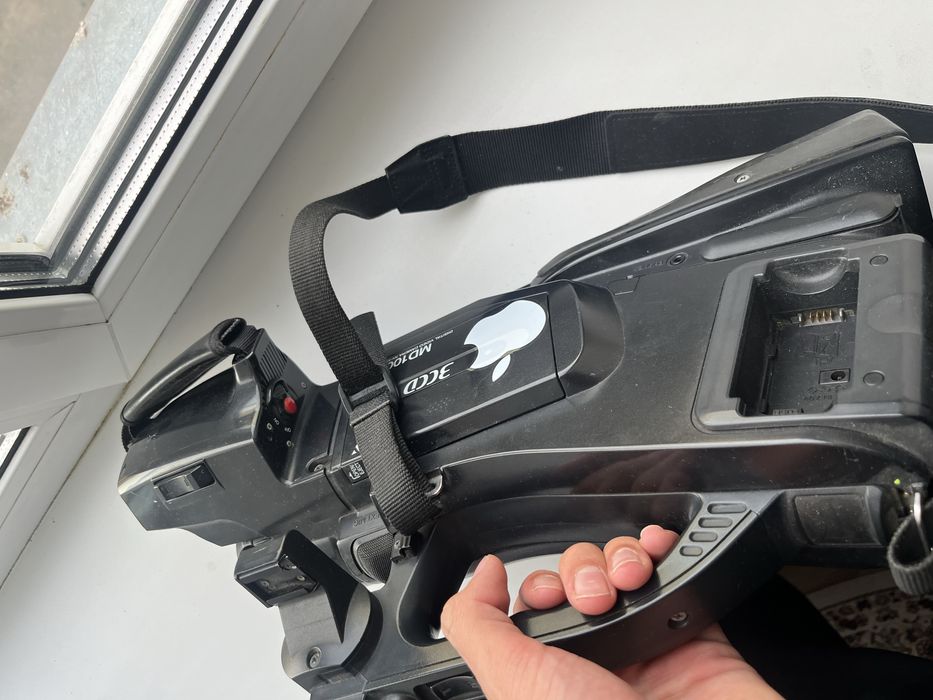 Продам видео камеру