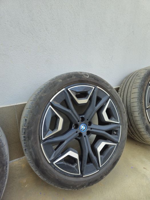 Джанти с гуми bmw ix i20 22" инча цола style 1020