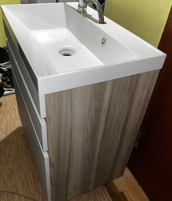 Раковина с тумбой