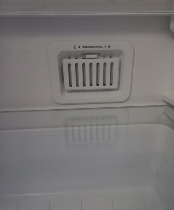 Холодильник  Индезит двухкамерный