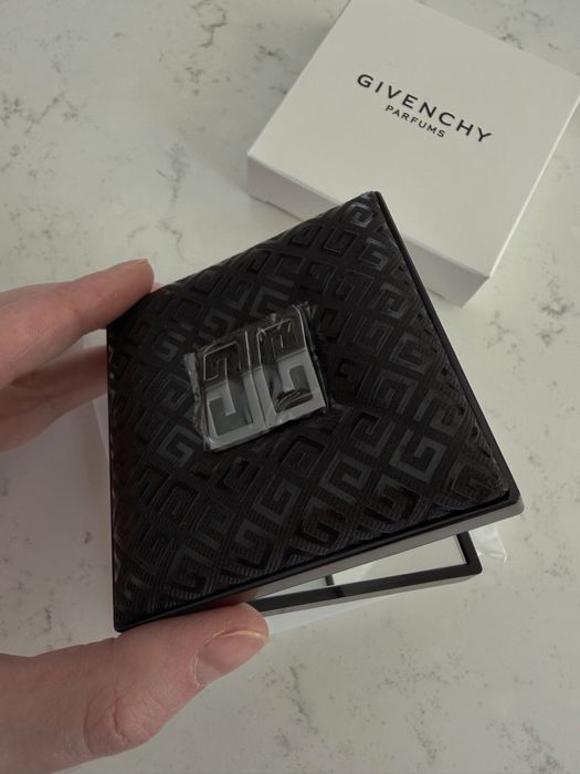 Огледало Givenchy Parfums
