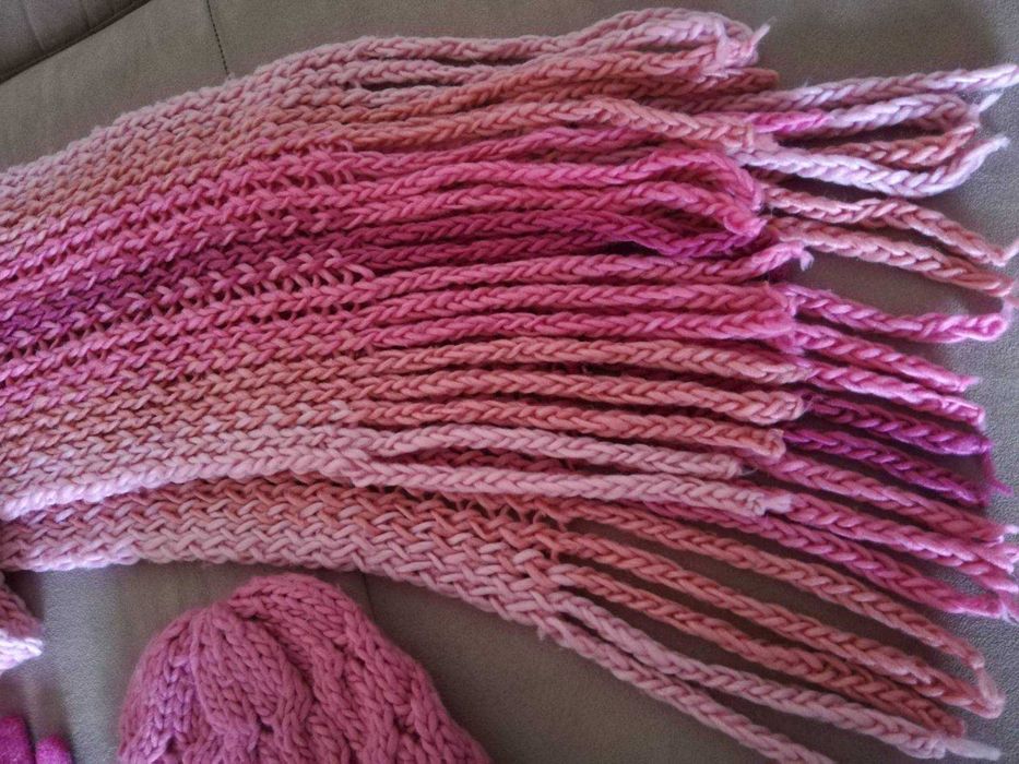 Плетен  шал, шапка и ръкавици дамски или юношески ПАКЕТНА цена