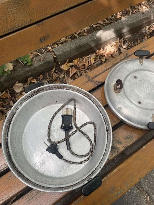 Електрическа тенджера с кабел