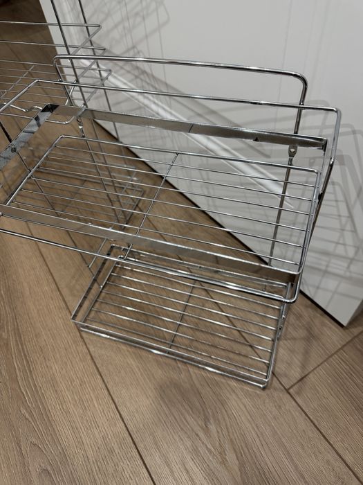 Продам металлические подвесные полки