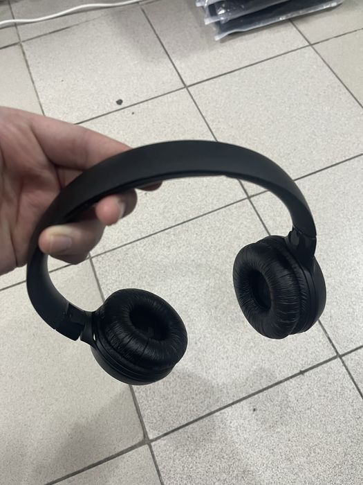 Наушники JBL 520BT в черном цвете