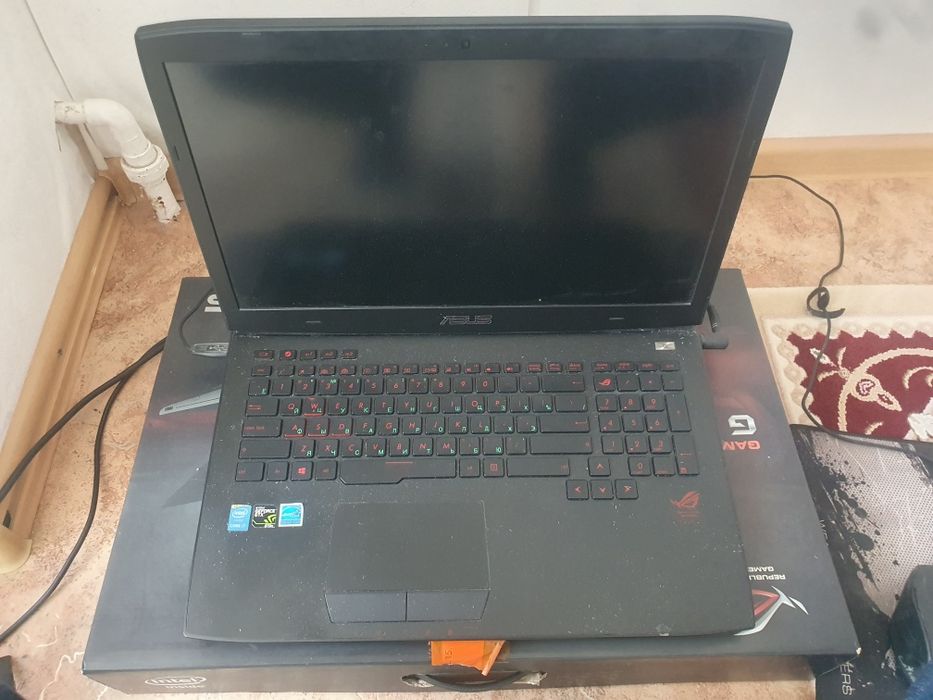 продам б/у ноутбук