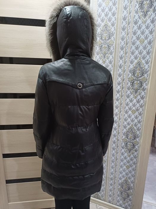 Продам кожаный пуховик