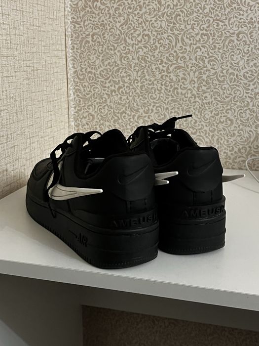 Продам кроссовки Nike Ambush