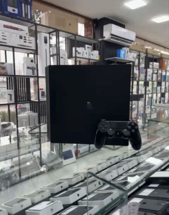 Ps4 pro 1tb bita orginal djostik bln