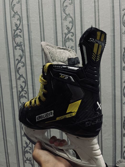 продам коньки BAUER