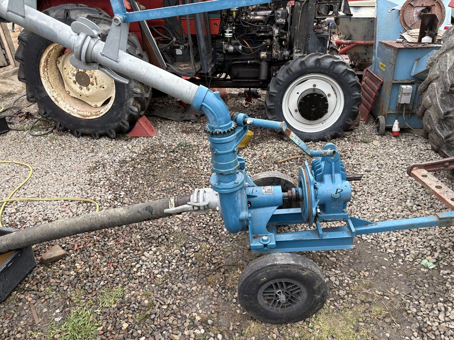 Pompa de apa pe gardan