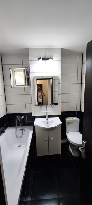 Închiriez apartament cu 2 camere decomandat etaj 1/4