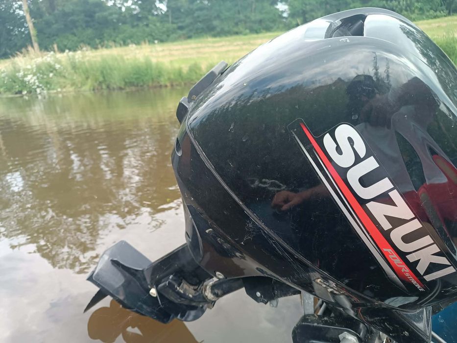 Vand motoare de barca mai multe detali in privat