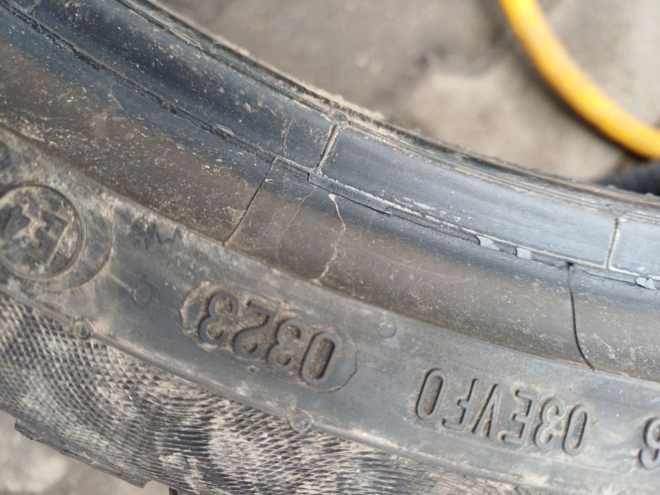 Гуми 255/35/19 Континентал