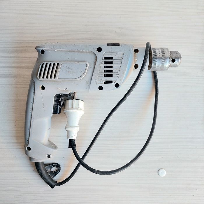 Дрель Интерскол. На запчасти