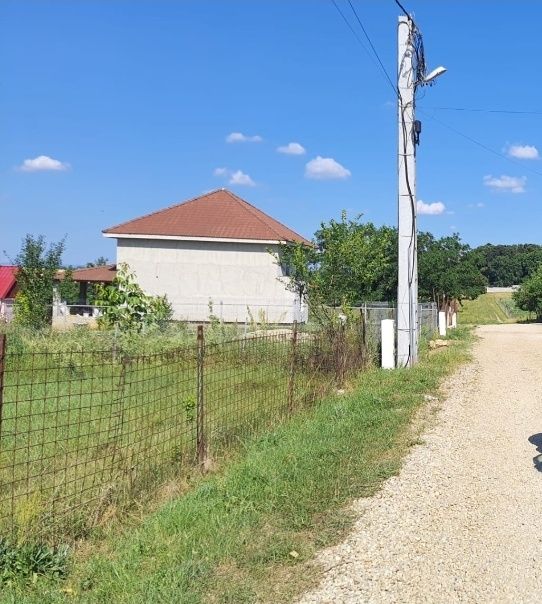 Vând teren intravilan in Chisirid com Nojorid, lângă padure