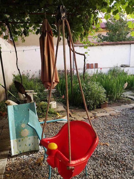 Люлка за закачане в двор