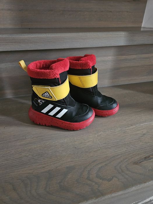 Vând cizme adidas, mărimea 22
