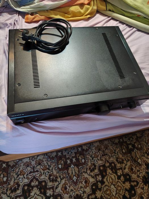 Продавам предусилвател Sony E90ES