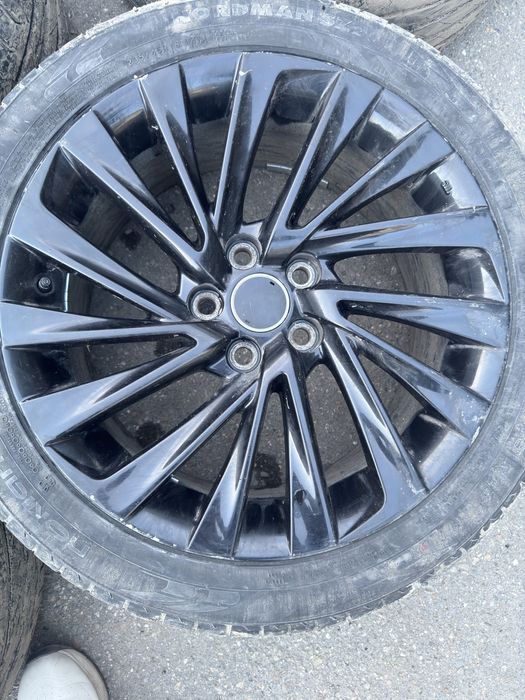 Продам комплект дисков на 18 с б/у шинами.