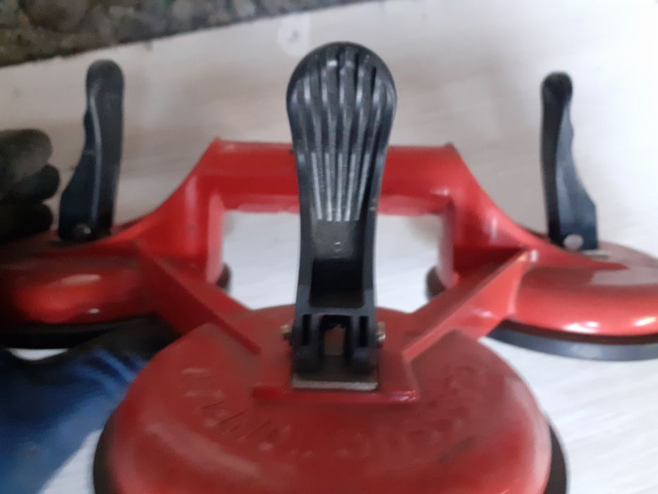 ПРОДАМ  карина е