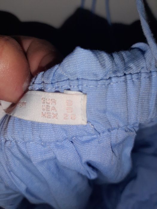 Рокли  ZARA. Едната рокля е с панталонки.