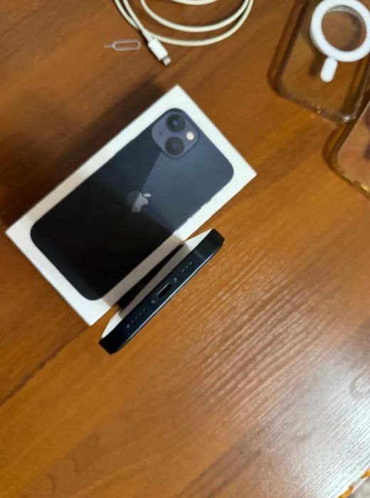 Срочно продам айфон 13 128гб
