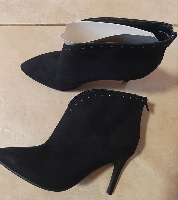 Ghete noi de dama marimea 39