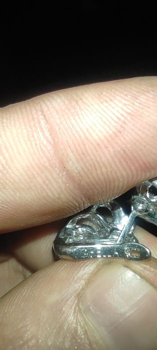 Продам серьги две пары