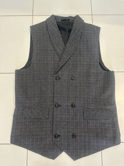 Дамски елек с двуредови копчета