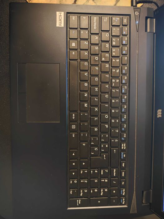 Лаптоп 15.6" Full HD | i3-8130U | 2x8GB Ripjaws | 240GB SSD | Clevo