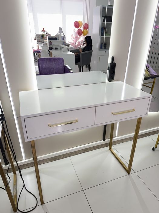 Салонные Туалетные столики