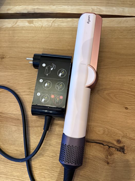 Dyson  HT01 Airstrait