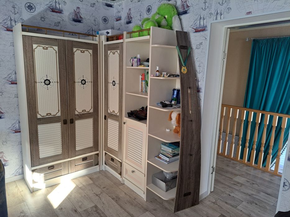 Продам  детский гарнитура.