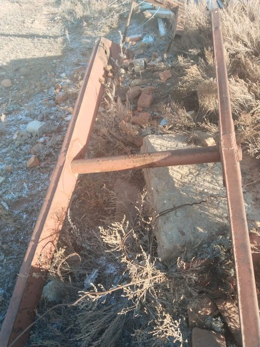 Синий трактор в хорошем состоянии