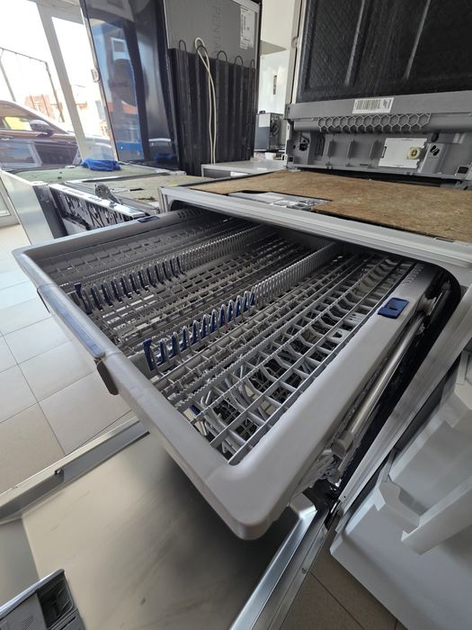 Съдомиялна за пълно вграждане Siemens