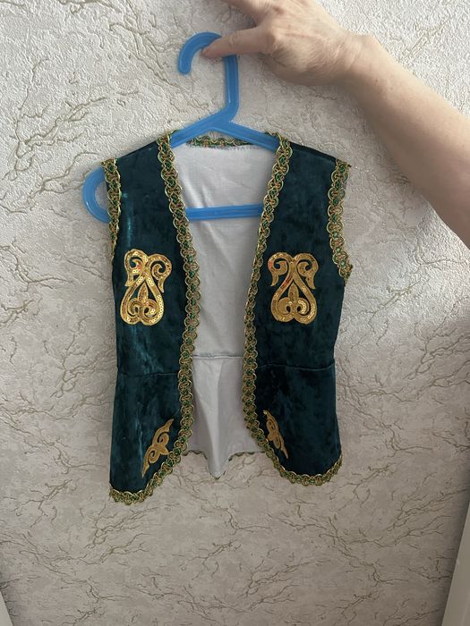 Жилетка в национальном стиле