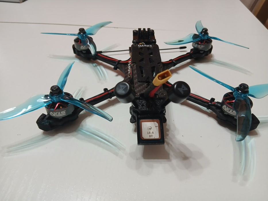 FPV DRON MARK 5  квадрокоптер мврк5