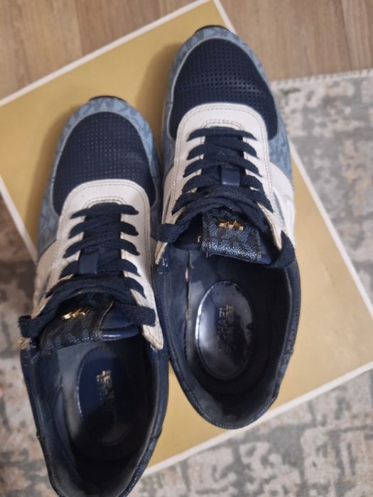 Кроссовки и сумка Майкл корс