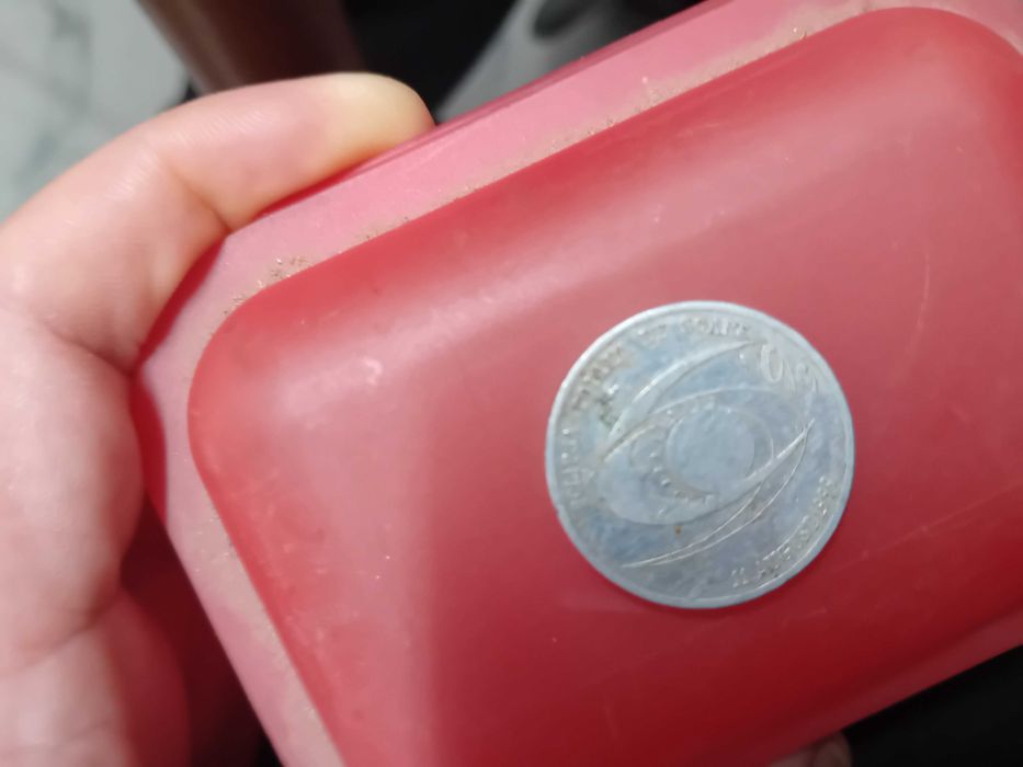 Moneda veche de 500 de lei din anul 1999 cu eclipsa totala de soare
